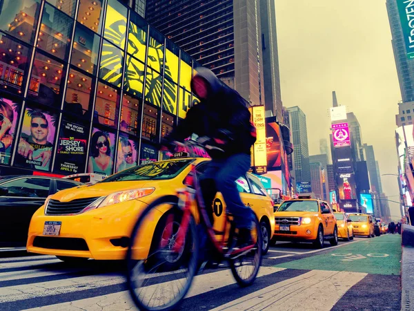 New York City Usa Apr 2018 Taxis Und Fahrräder Verkehr — Stockfoto