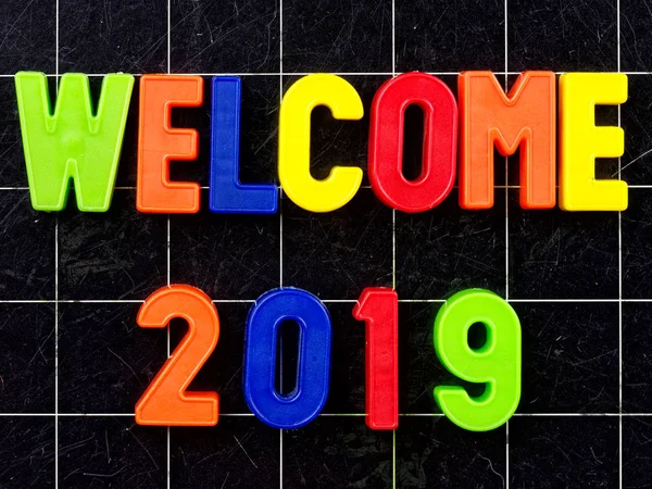 Hoşgeldiniz 2019 manyetik renkli harfler yazı tahtası veya kara tahta