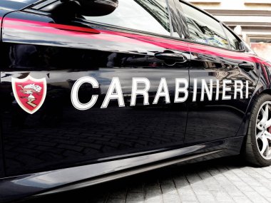 tatlı araba ya da araç Carabinieri İtalyan polis kuvvetleri