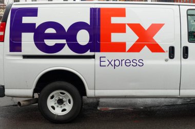New York City, Amerika Birleşik Devletleri - Nisan 2018: Manhattan Fedex kurye van