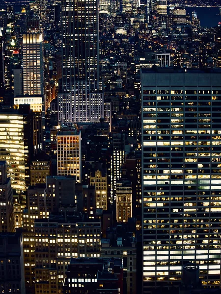 Luzes Arranha Céus Modernos Cidade Noite — Fotografia de Stock