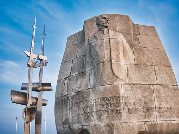 Segel och Joseph Conrad monument i Gdynia, Polen — Stockfoto