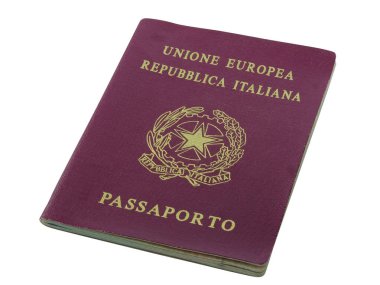 İtalya Cumhuriyeti pasaport perspektifi beyaza izole