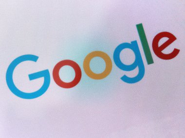 Milan, İtalya - Ekim 2019: Google ekranda dünyanın en popüler arama motoru