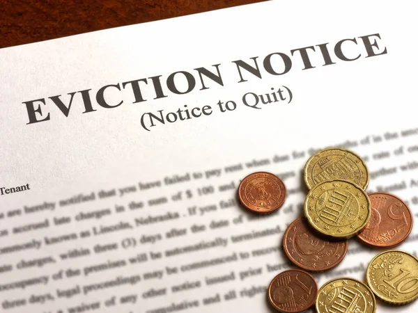 Few Coins Eviction Note — Stock Photo, Image