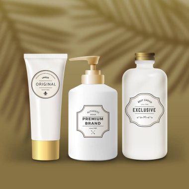 Vintage Etiketler ile Plastik Şişe Vektör Seti. Yaprakların Kaplama Gölgeleri ile Arka Planda Konteyner Mock Up