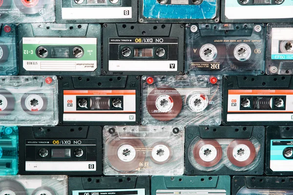 Çeşitli retro ses kasetleri topluluğu. Çeşitli retro ses kasetleri topluluğu
