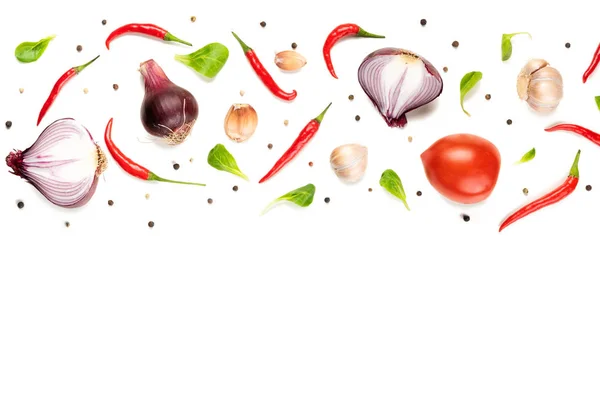 Kompozycja wzór żywności z surowych świeżych warzyw na białym tle — Zdjęcie stockowe