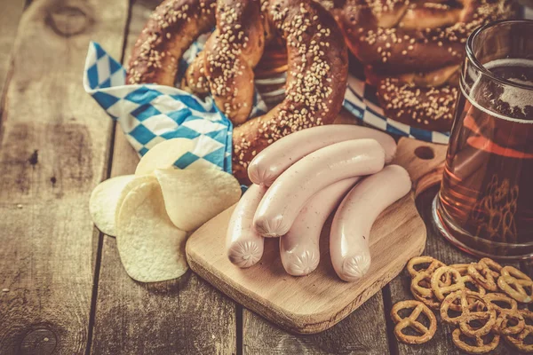 Oktoberfest Koncepció Hagyományos Ételeket Sört Rusztikus Háttér Másol Hely — Stock Fotó