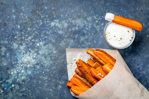 Здоровий картопля фрі альтернатива - морква картопля фрі, чіпси — стокове фото