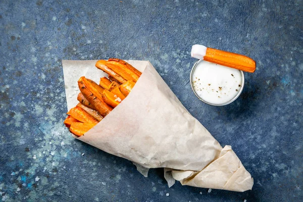 Healthy fries alternative - carrot fries, chips — Stock Photo, Image