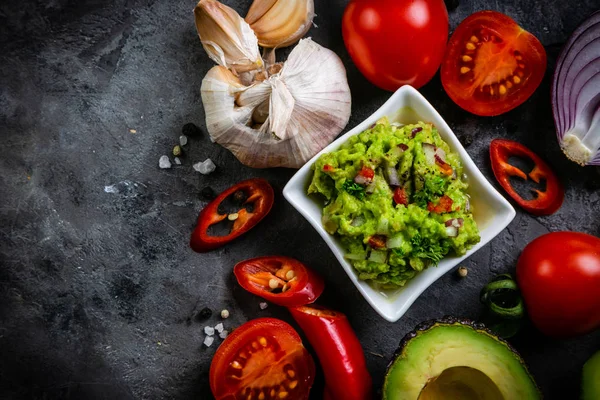Мексиканский соус и ингредиенты Гуакамоле — стоковое фото