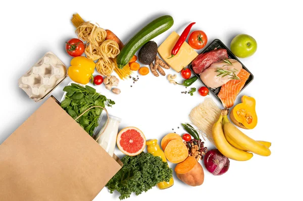 Koncepcja - żywność z torbą na zakupy zakupy spożywcze — Zdjęcie stockowe
