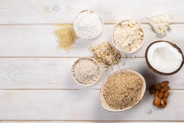 Gluten fri koncept - urval av alternativa mjöl och ingredienser — Stockfoto