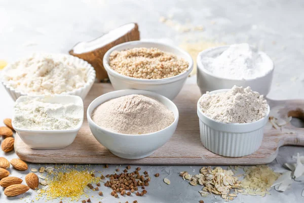 Gluten fri koncept - urval av alternativa mjöl och ingredienser — Stockfoto