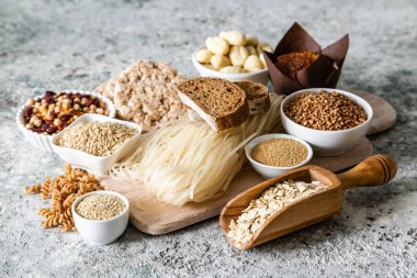 Gluten diyet kavramı - gluten intoleransı olan insanlar için tahıl ve karbonhidrat seçimi