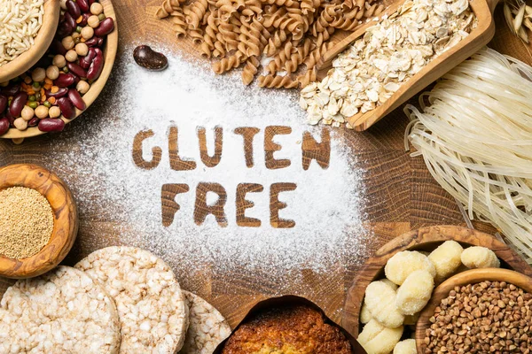 Gluten free diet concept - selection of grains and carbohydrates for people with gluten intolerance — Stock Photo, Image