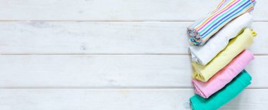 Marie Kondo yöntem kavramı kadar bağlama - katlanmış giysiler