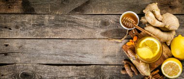 Bağışıklık sistemi güçlendirici - zencefil ve zerdeçal çayı ve malzemeler