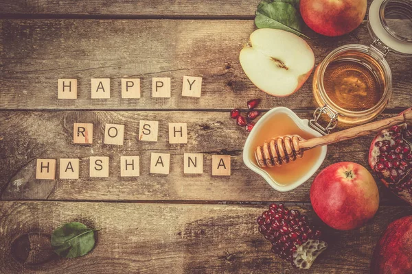 Rosh hashana jewish holiday concept - apples, honey, pomegranate — Stock Photo, Image