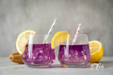 Galaksinin rengi değişen bezelye limonatası