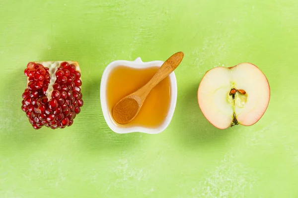 Rosh hashanah kavramı - bal, elma, nar, semboller — Stok fotoğraf