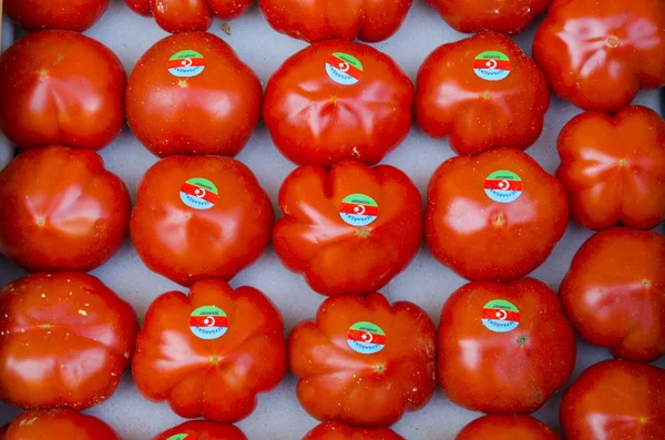 kırmızı domates kıvırcık satırlar