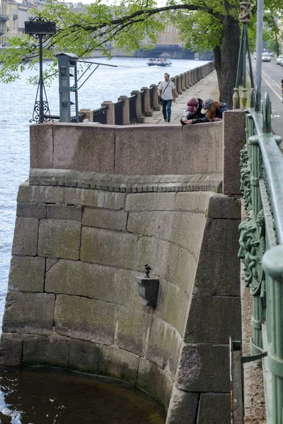 St. Petersburg, Chizhik-Pyzhik Fontanka üzerinde anıt