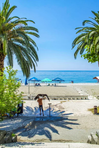 Gagra Karadeniz kıyılarında