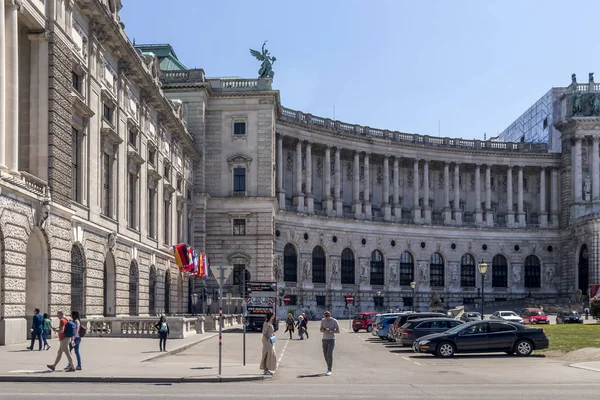 Heldenplatz and Hofburg in Vienna. — Stock Photo, Image