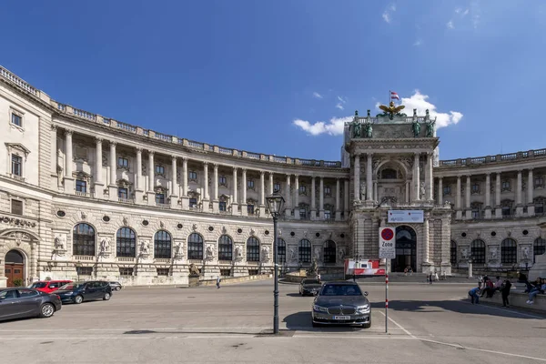 Heldenplatz and Hofburg in Vienna. — Stock Photo, Image