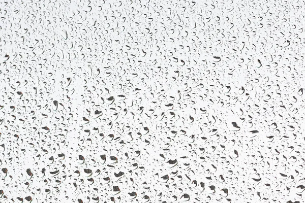 Regn Droppar Fönsterglas Yta Med Grå Himmel Bakgrund Naturlig Bakgrund — Stockfoto