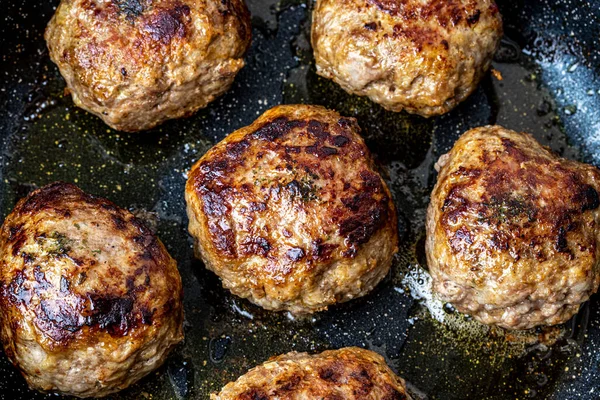 Nötkreatur Kotletter Uppvärmd Keramisk Svart Skillet Med Vegetabilisk Olja Processen — Stockfoto