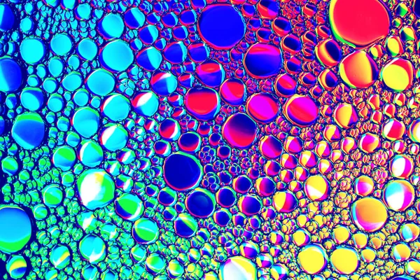 Kleurrijke Druppels Olie Het Water Regenboog Spectrum Gekleurde Cirkels Ovalen — Stockfoto
