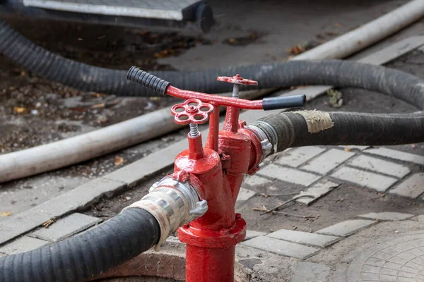 Rettungsgeräte Für Feuerwehrfahrzeuge Pumpen Und Schläuche Zur Wasserversorgung — Stockfoto