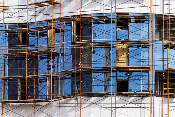 Fragmento Edificio Inacabado Construcción Con Andamios — Foto de Stock