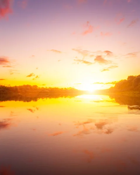 Eine Szene Bei Sonnenuntergang Oder Sonnenaufgang Über Einem See Oder — Stockfoto