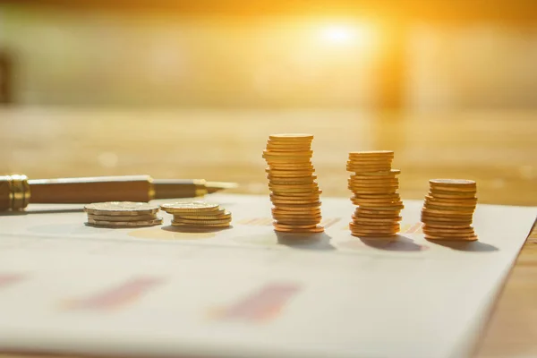 Monedas Sobre Papel Bolígrafo Sobre Mesa Oficina Colores Vintage — Foto de Stock