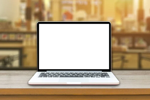 테이블에 스크린 노트북 컴퓨터를 — 스톡 사진