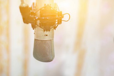 mikrofon kayıt Studio asılı üzerinde portre