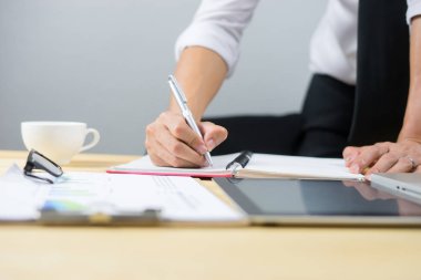 Iş pazarlama planı kalem defter Office ile yazılı
