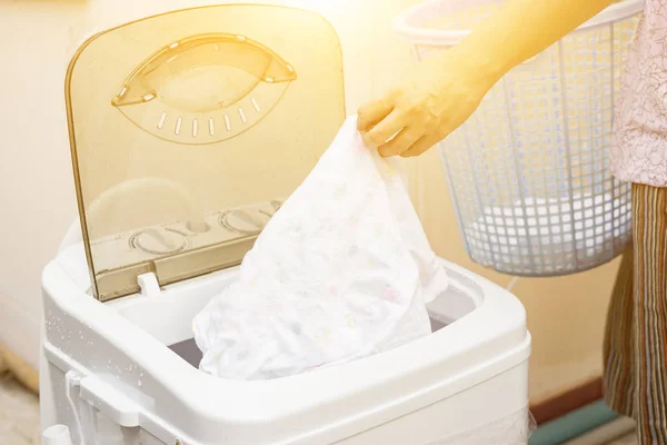 Female Hand Getting Clean Clothes Washing Machine Hospital — Stock Photo, Image