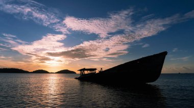 andaman denizi güzel gündoğumu veya günbatımı phuket Tayland batık