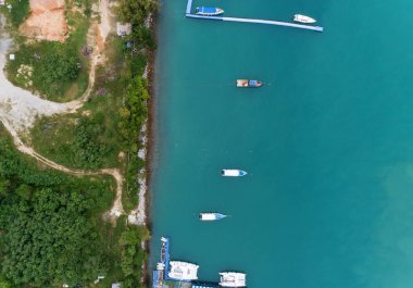 Seyahat tekne tropikal deniz hava görünümünde shot, güzel görüntü yaz için robot ve arka plan seyahat