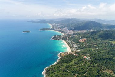 Havadan görünümü dron çekim güzel manzara 3 yuvası görünümü noktada Kata, Karon beach Phuket Adası Tayland, Beautiful Simgesel Yapı seyahat yer görünüm noktası doğada phuket bakış açısı