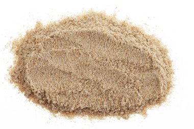 Yaz yaz sezonu arka tasarım ve doğa için beyaz arka plan üzerinde izole kum yığını