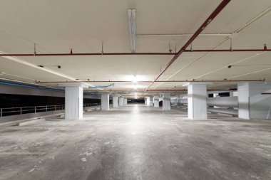 Otopark garaj iç, endüstriyel yapı, boş yer altı iç daire veya süpermarket