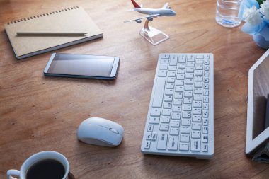 İş yeri ve iş eşyalarının çalışma masası.