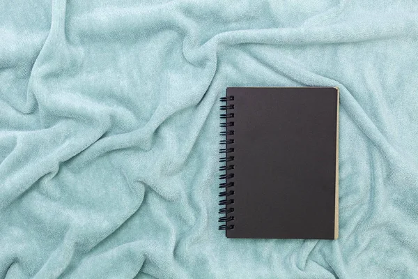 Notebook Ručník Hadříkem Pozadí — Stock fotografie