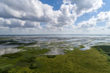 Thale noi phatthalung Tayland gölde üzerinde güzel mavi gökyüzü hava atış.
